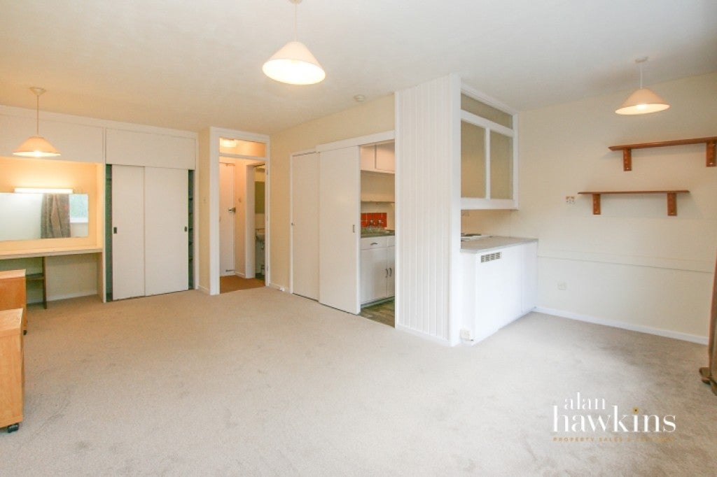 Flat Longleaze in Royal Wootton Bassett