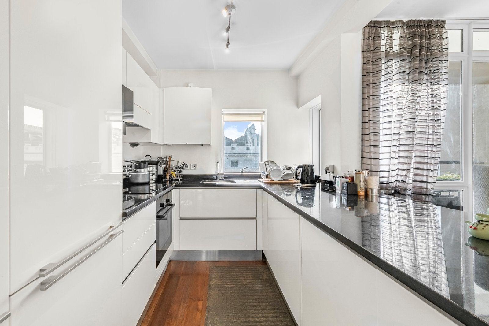 Flat Lancaster Gate in City of Westminster