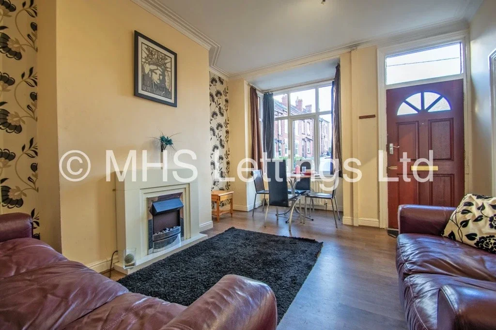 Flat Lumley Avenue in Leeds