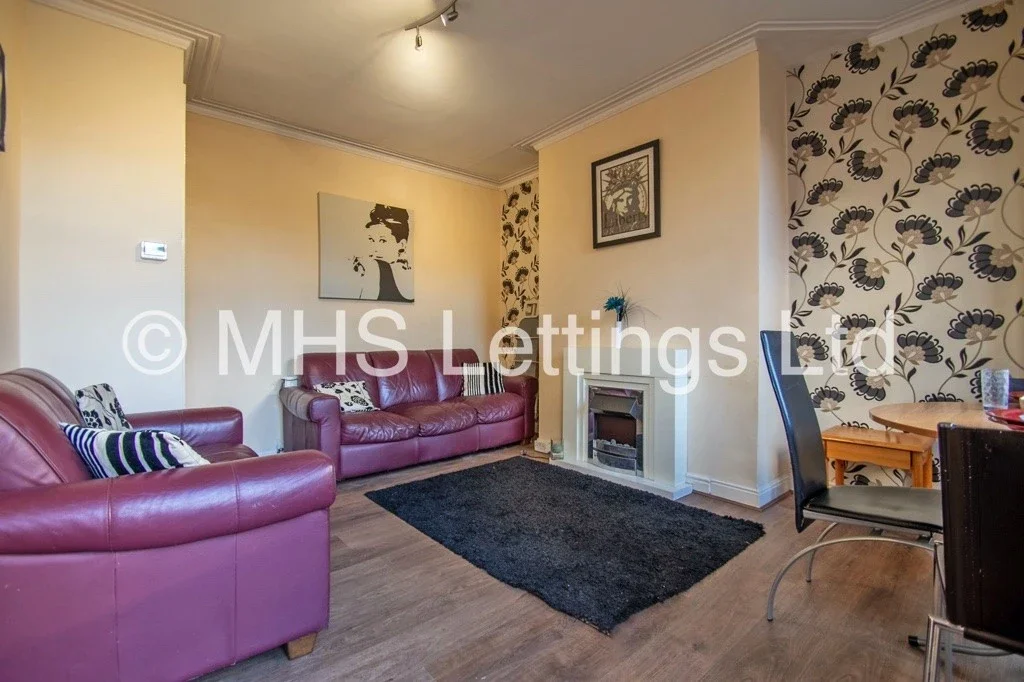 Flat Lumley Avenue in Leeds