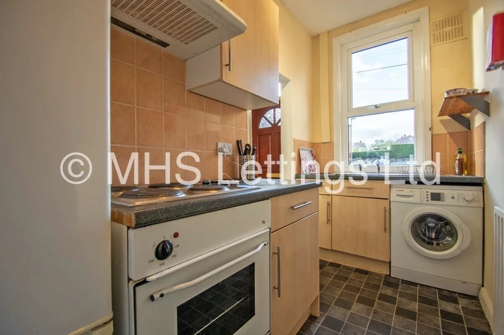 Flat Lumley Avenue in Leeds