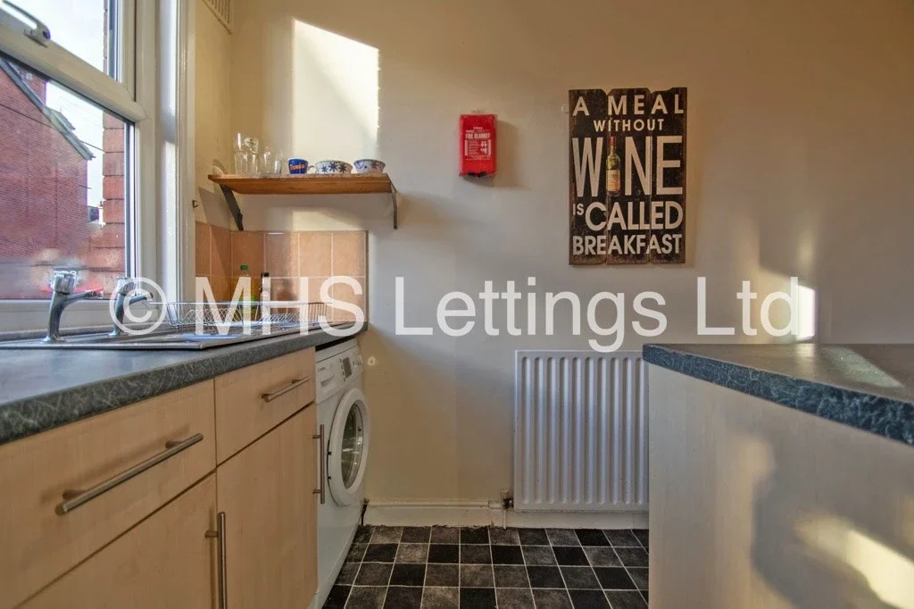 Flat Lumley Avenue in Leeds