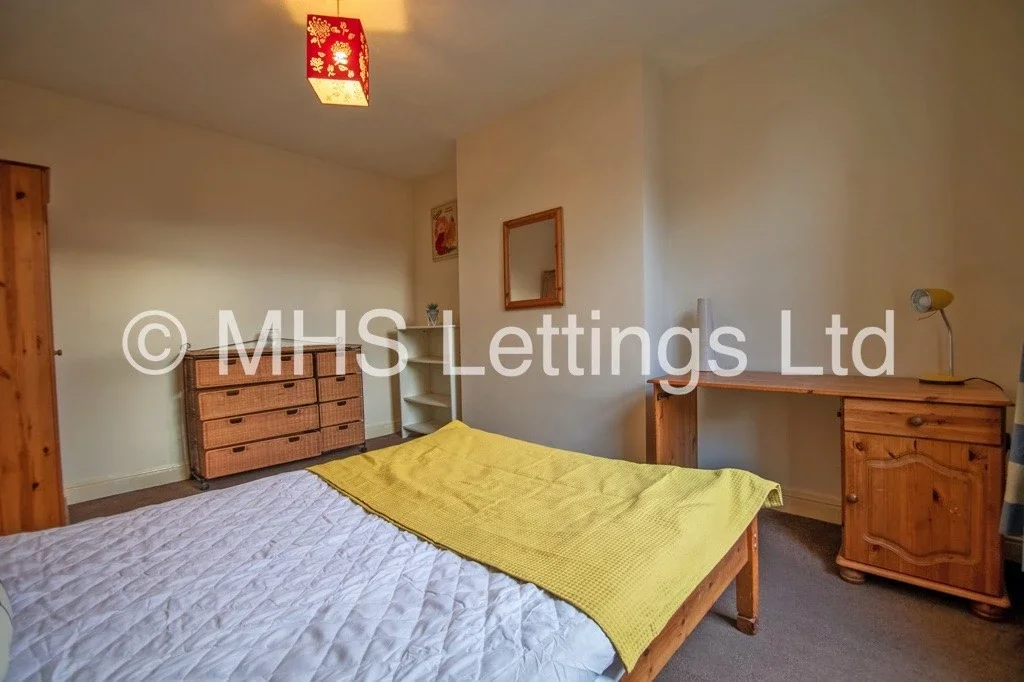 Flat Lumley Avenue in Leeds