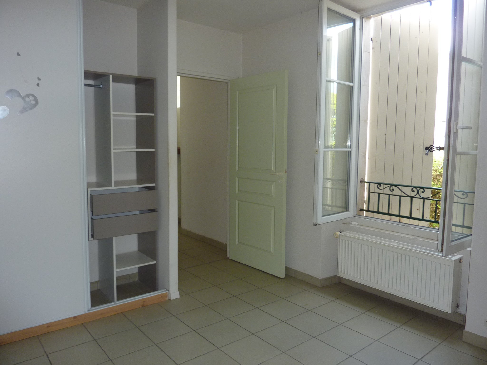 Appartement D 10 à Lathus-Saint-Rémy
