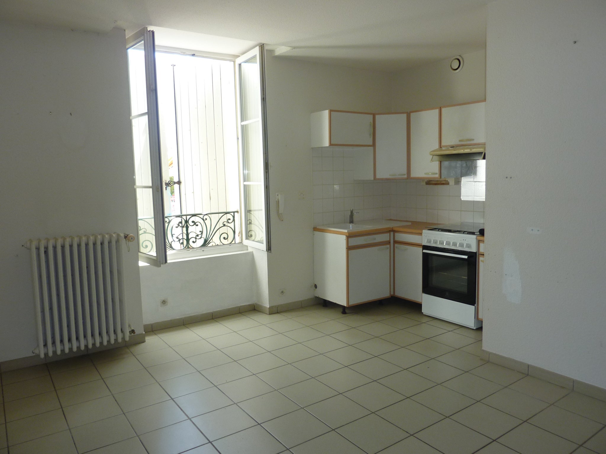 Appartement D 10 à Lathus-Saint-Rémy