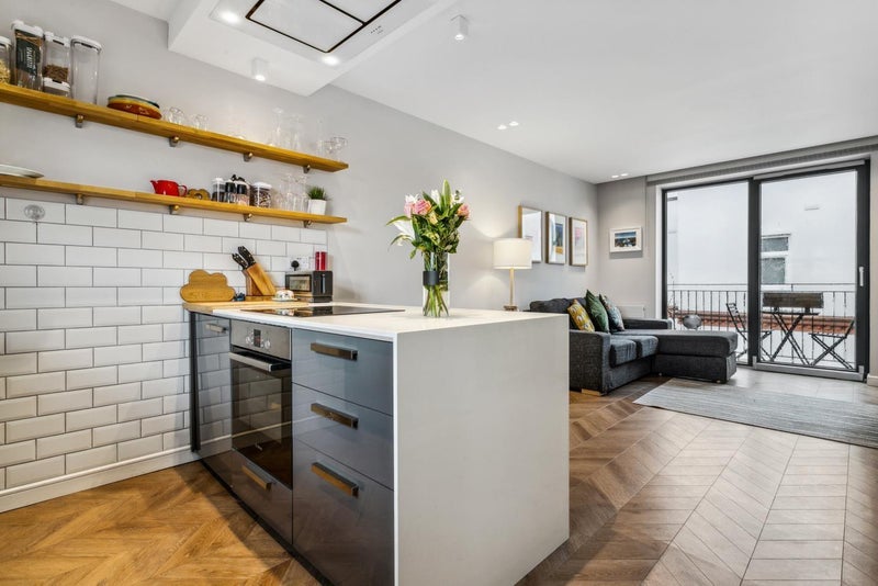 Room Heather Close in Greater London