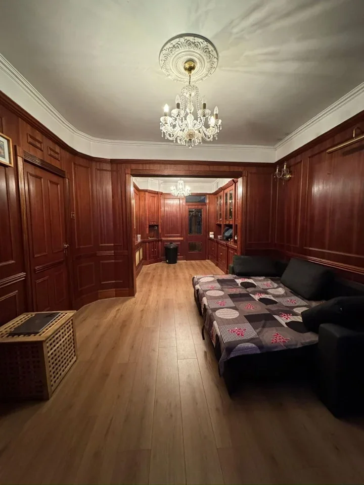 Room Cunningham Road in Greater London
