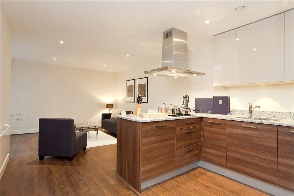 Flat Bromyard Avenue in Greater London