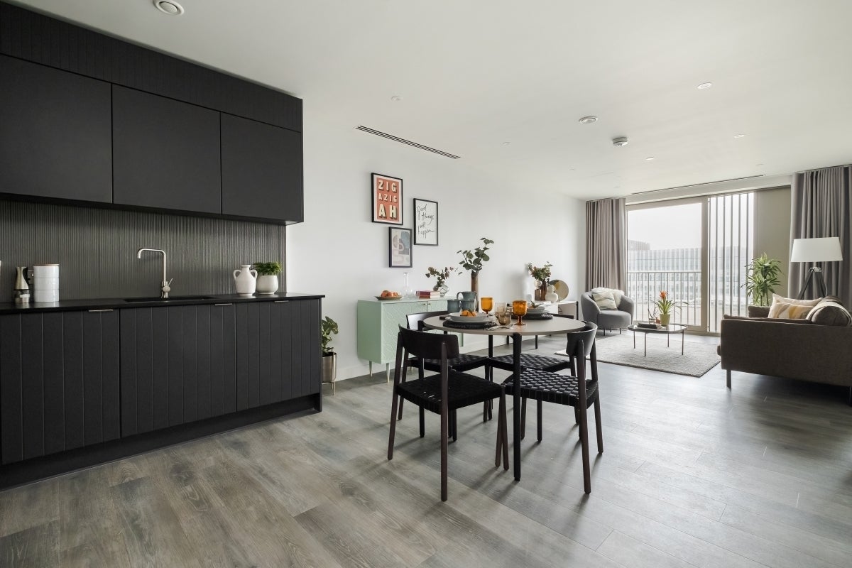 Flat Cherry Park Lane in Greater London