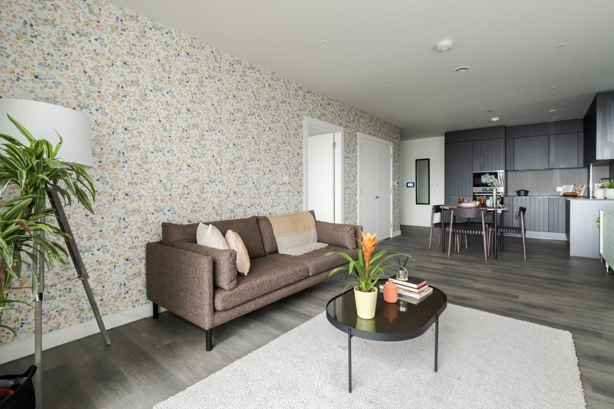 Flat Cherry Park Lane in Greater London