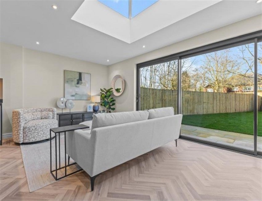 House Brentwood Crescent in Trafford