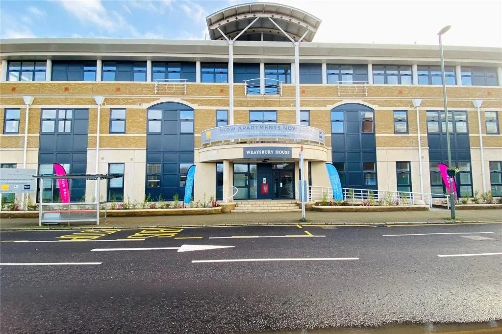 Flat London Road in Borough of Spelthorne
