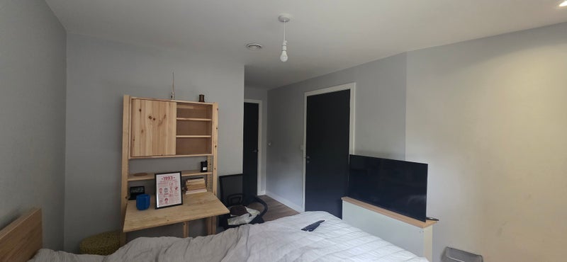 Room Davenant Road in Greater London