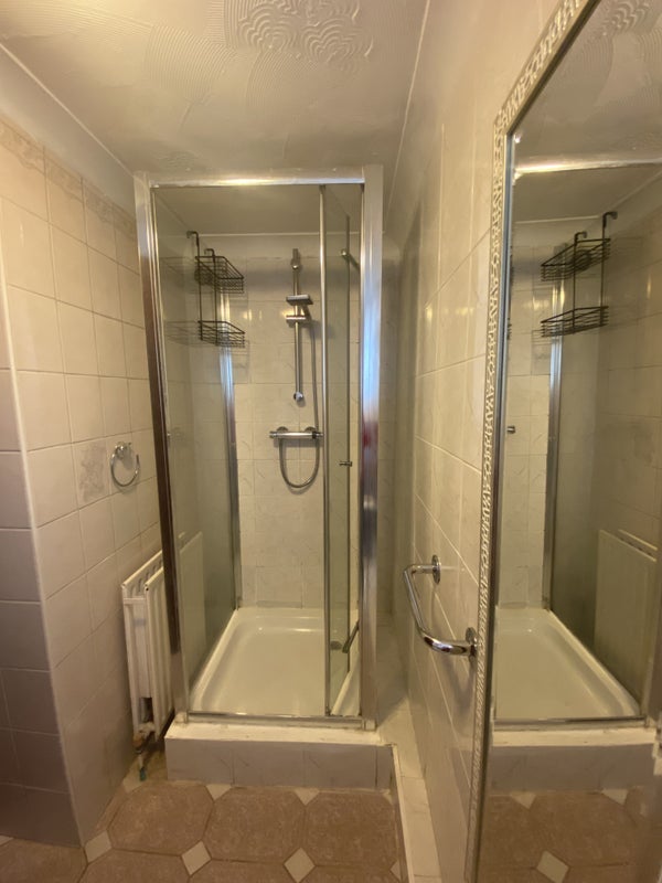 Flat Cedarhurst Drive in Greater London