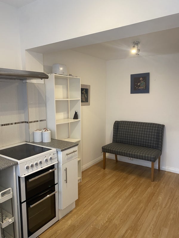 Flat Cedarhurst Drive in Greater London