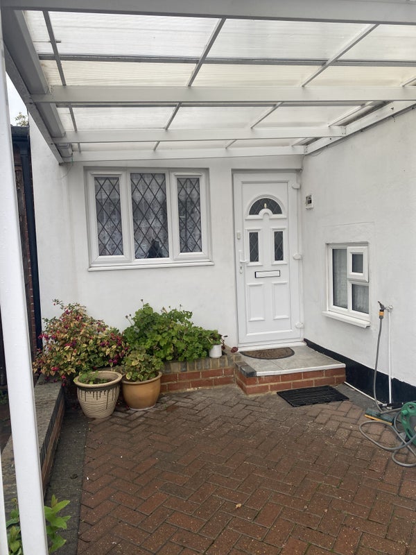 Flat Cedarhurst Drive in Greater London