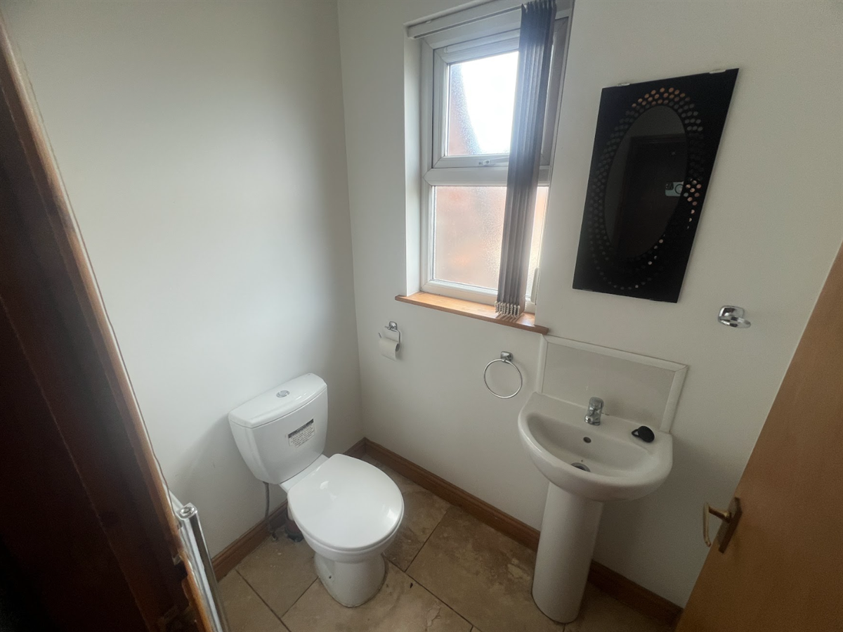 Room Lois Avenue in Nottingham