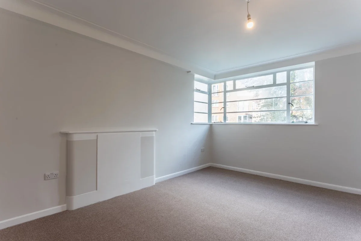 Flat Sheen Road in Greater London