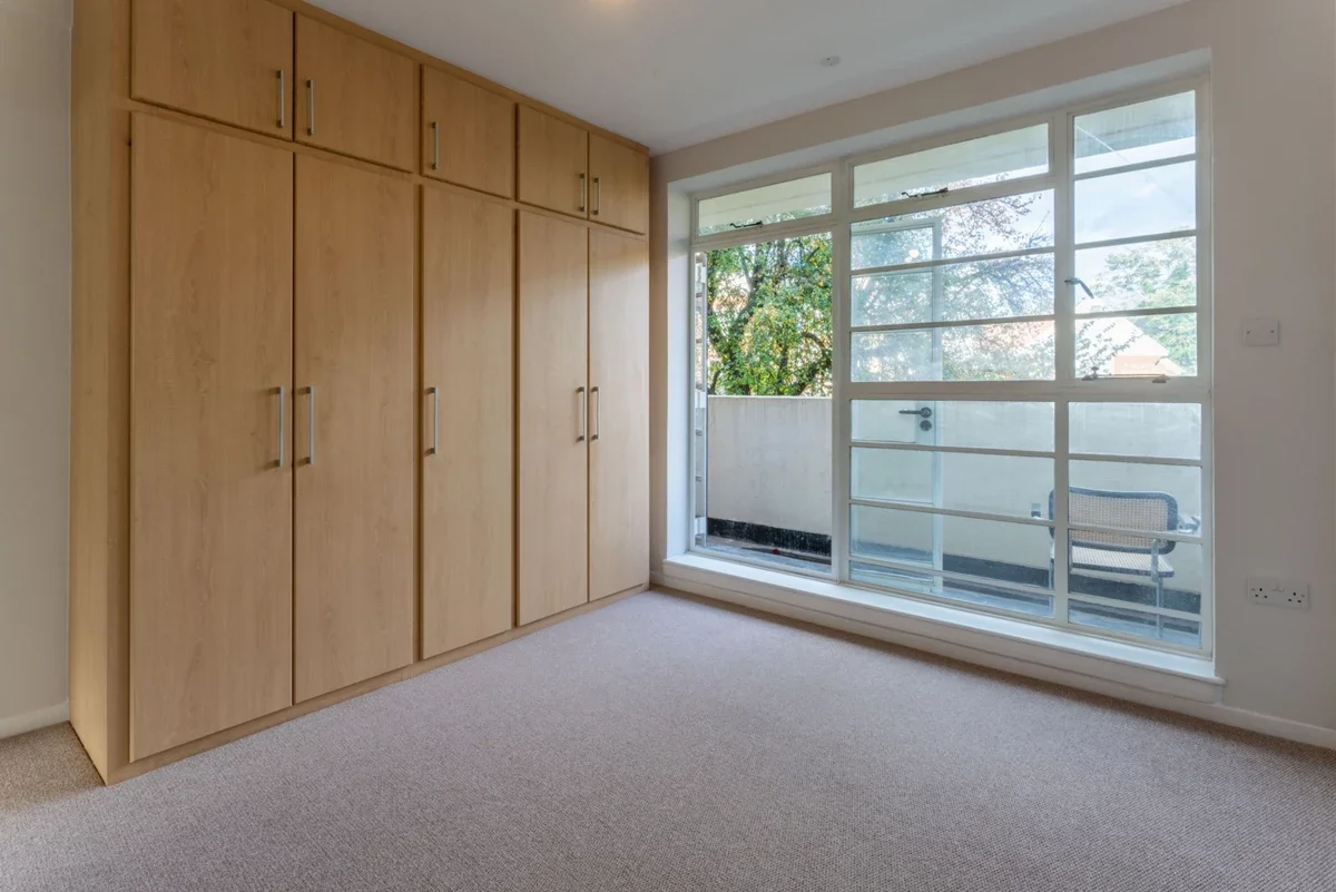 Flat Sheen Road in Greater London