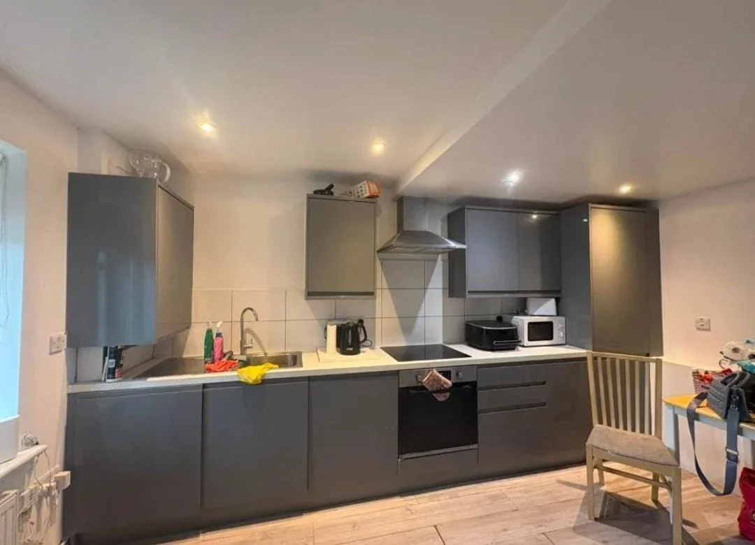 Flat Montrell Road in Greater London