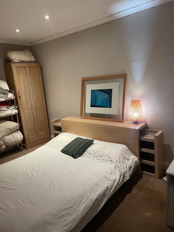 Room Abbotts Road in Greater London