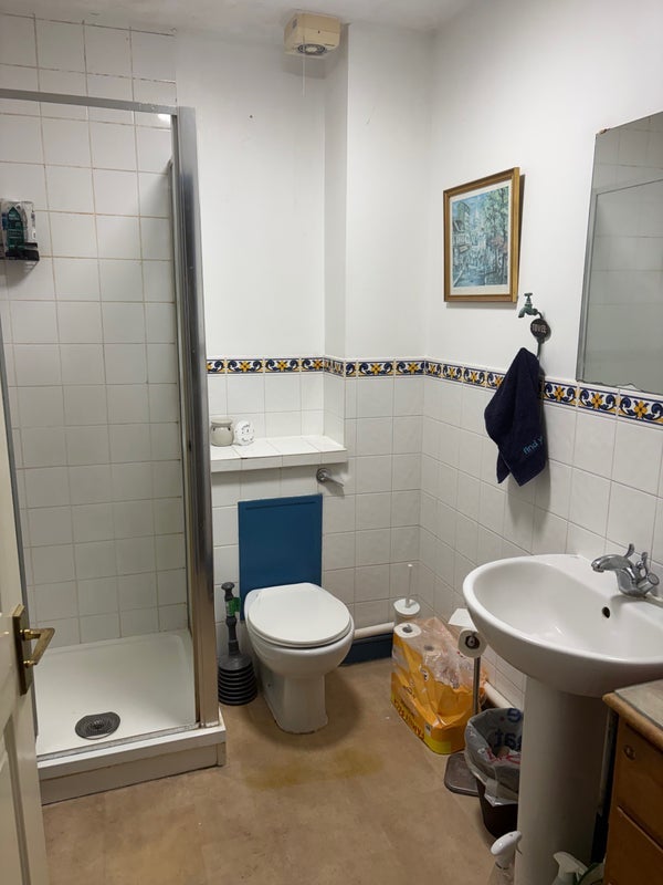 Room Castleview Close in Greater London