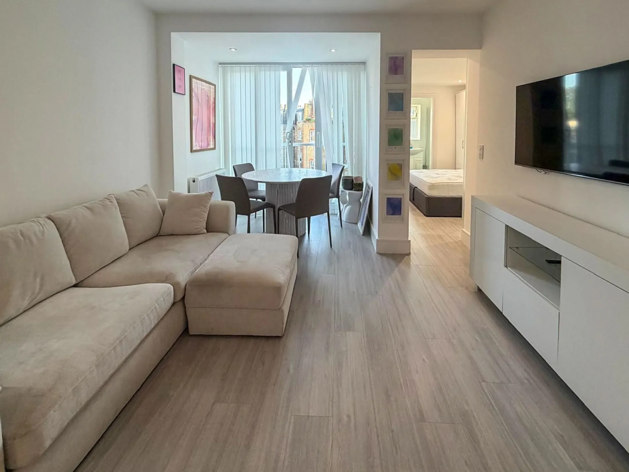 Flat Kramer Mews in Greater London