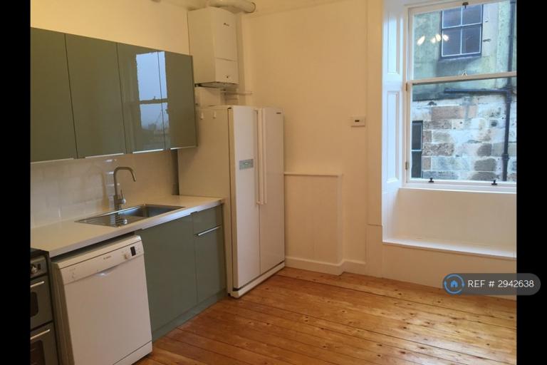 Flat Bowmont Terrace in Glasgow
