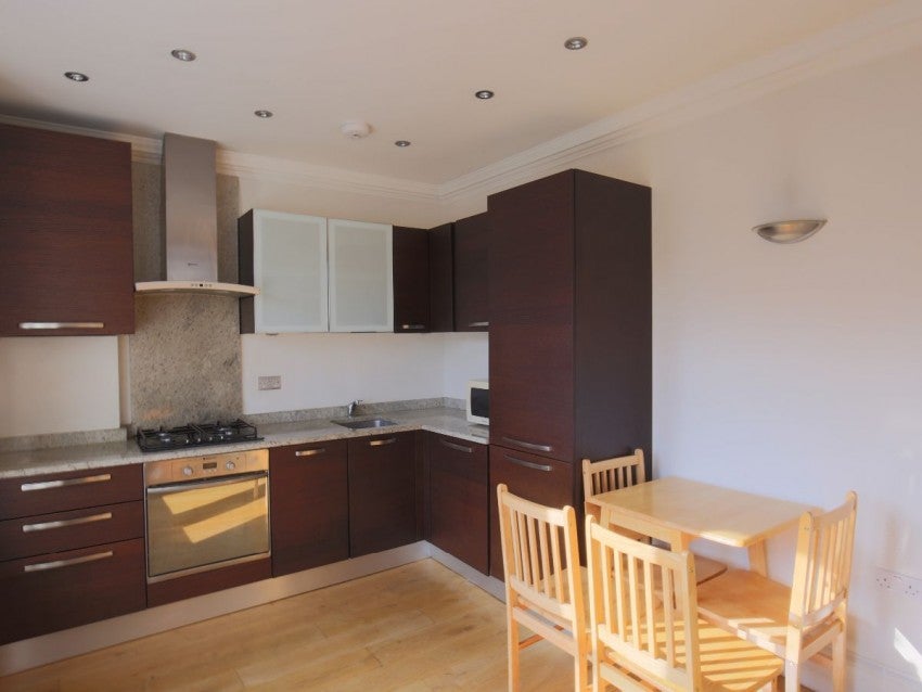 Flat Holloway Road in Greater London