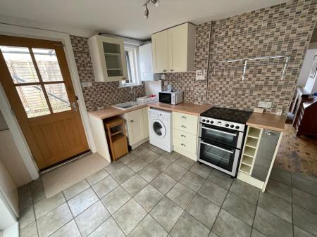House Longstock Road in Test Valley