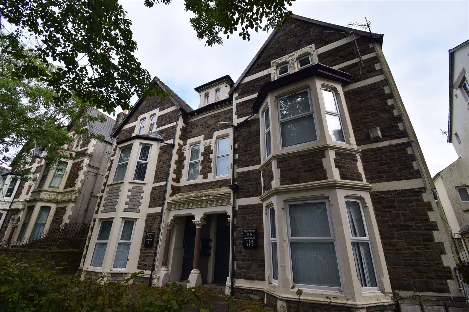 Flat Oakfield Street in Cardiff