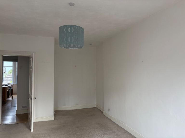 Flat Paisley Road West in Glasgow