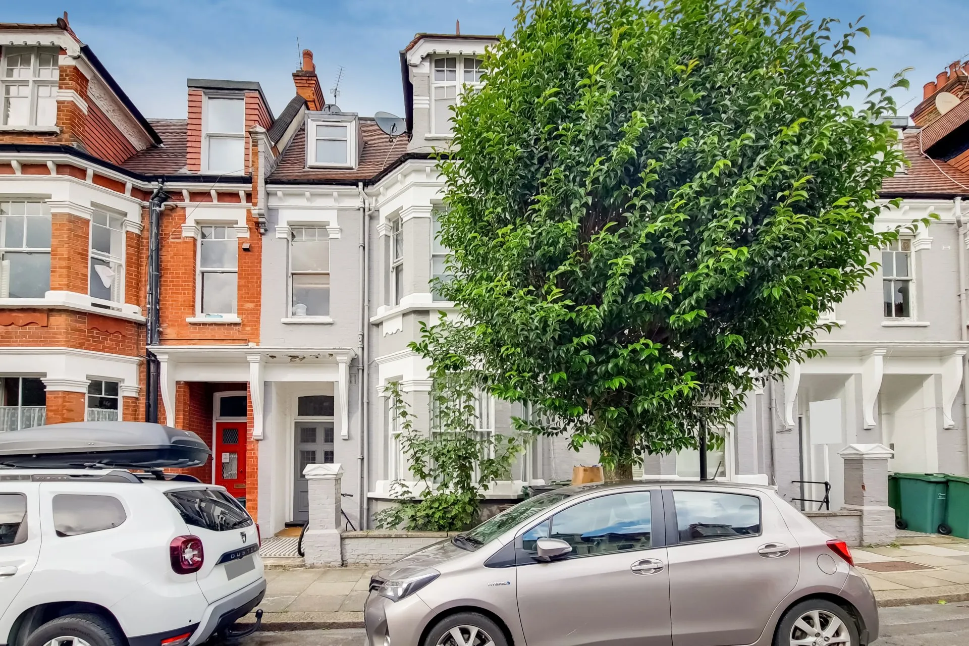 Flat Inglewood Road in Greater London