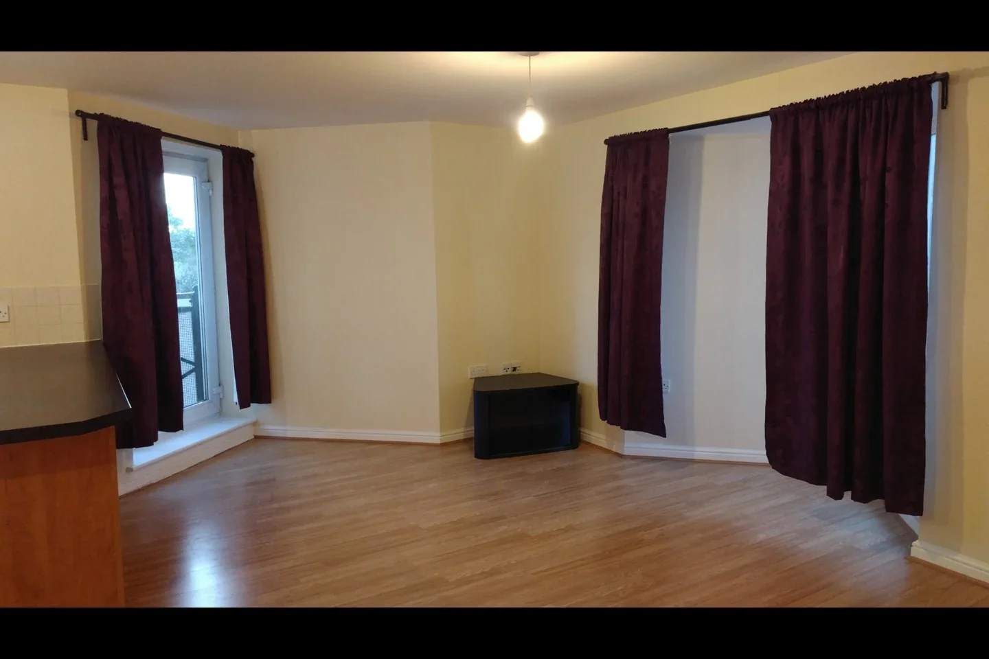 Flat Felixstowe Road in Greater London