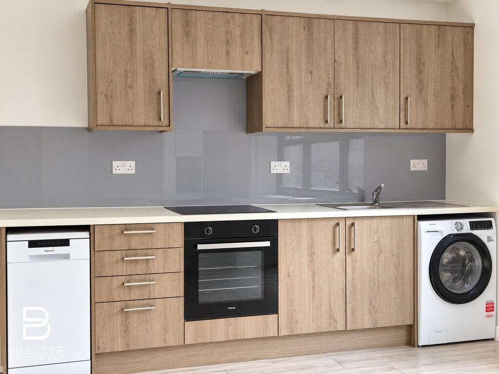 Flat Beddington Gardens in Greater London