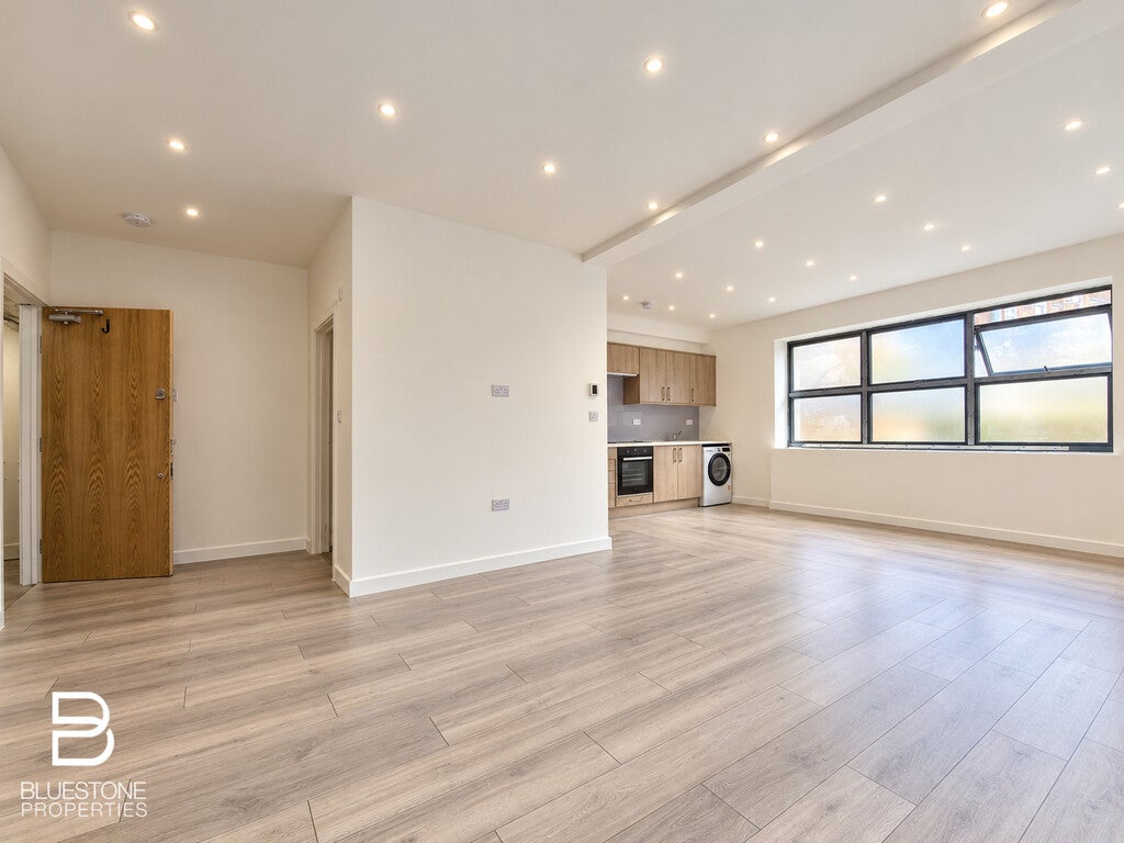 Flat Beddington Gardens in Greater London