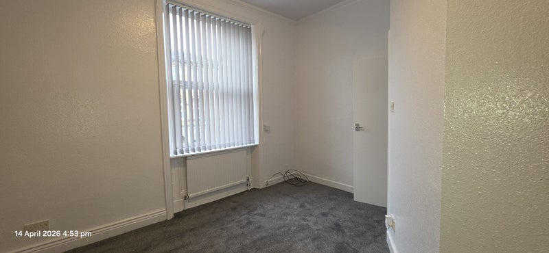 Flat Hallfield Road in Bradford