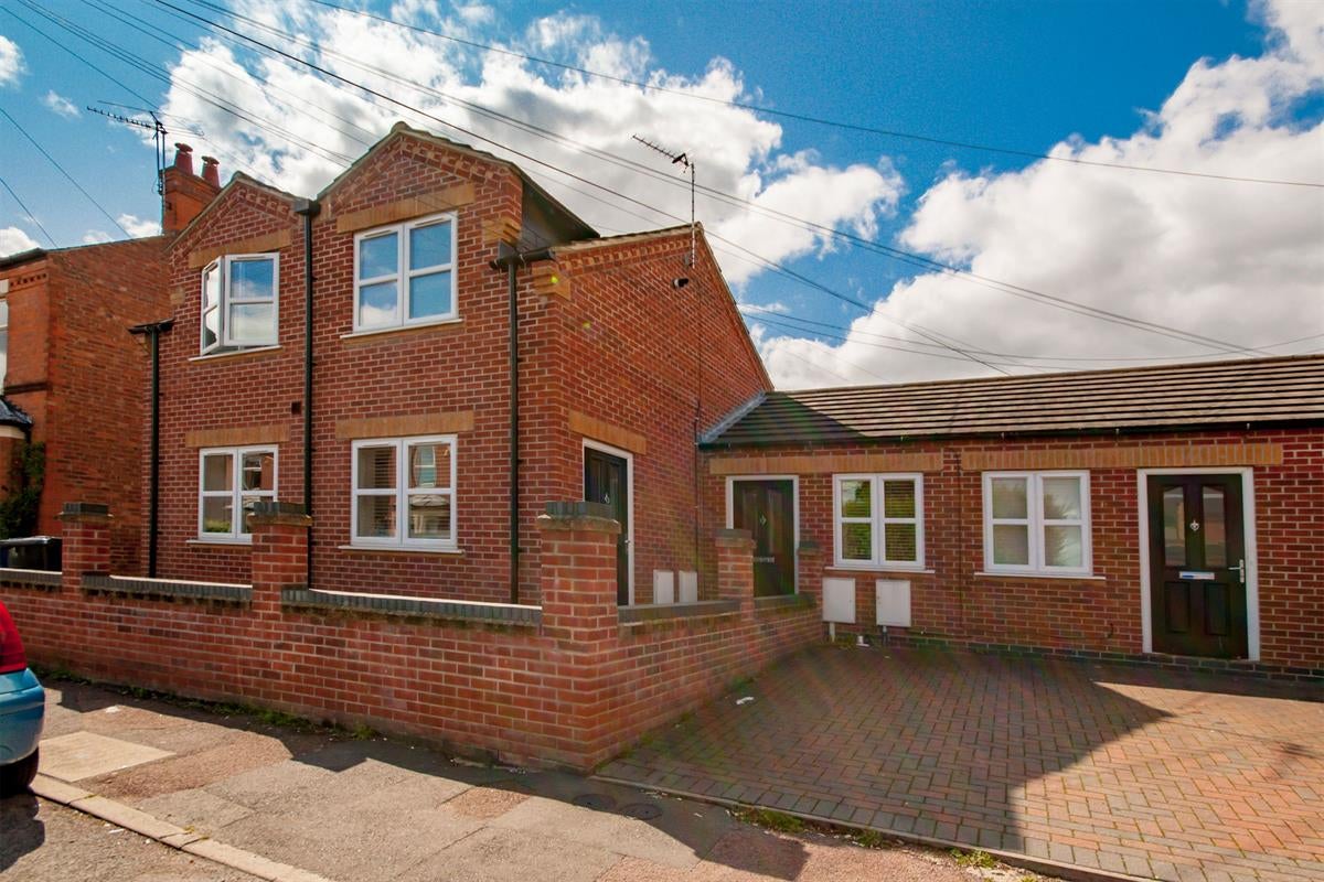 House Pierrepont Road in Rushcliffe