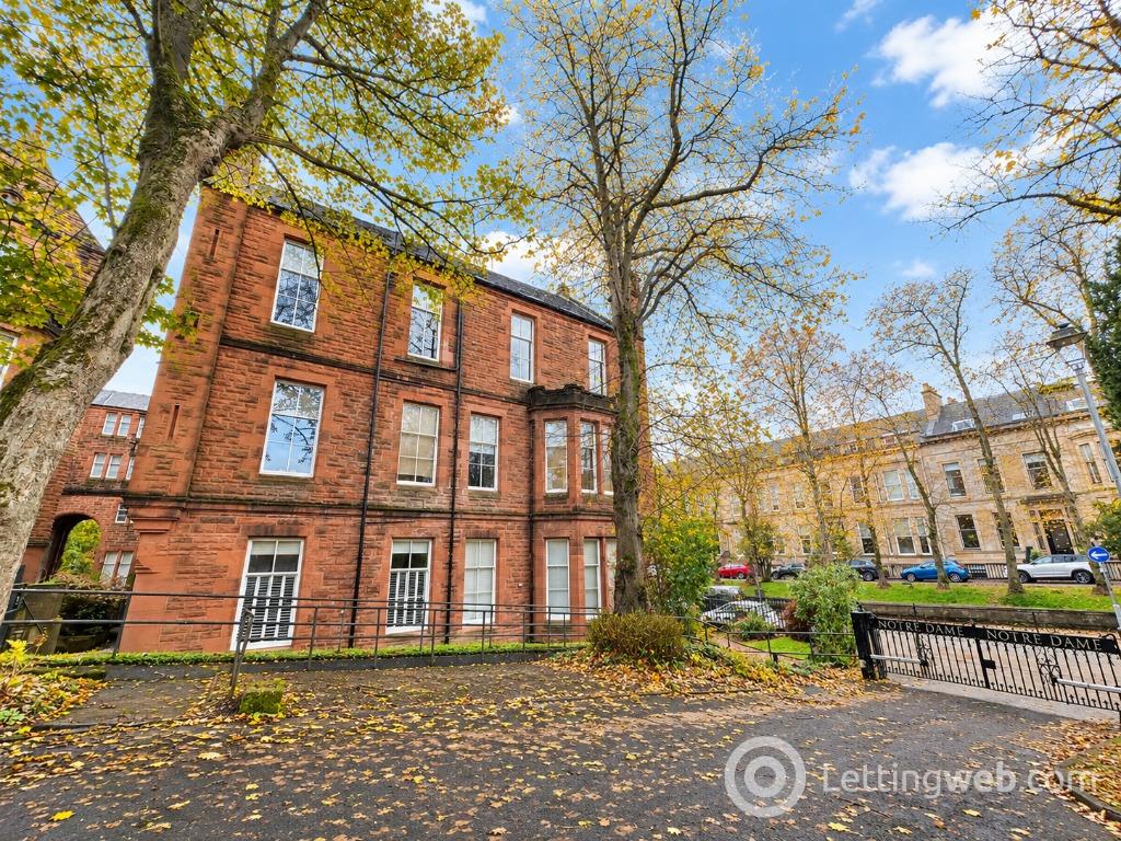 Flat Victoria Crescent Road in Glasgow