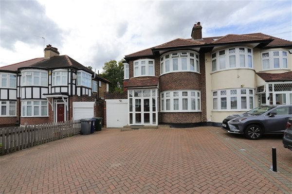 House Chase Way in Greater London