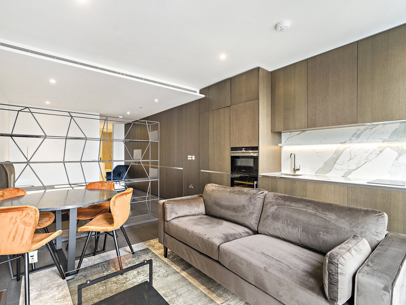 Flat Park Drive in Greater London