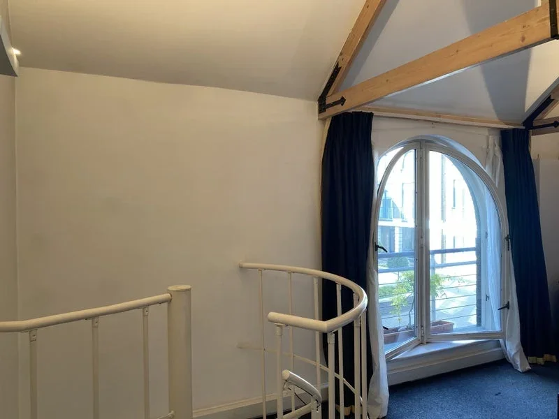 Flat Ivory Square in Greater London