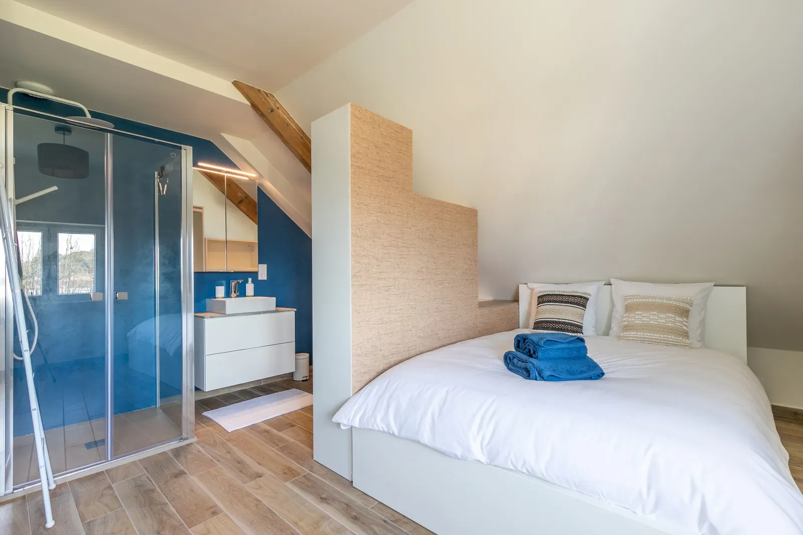 Room Rue de la République in Mareuil-sur-Cher
