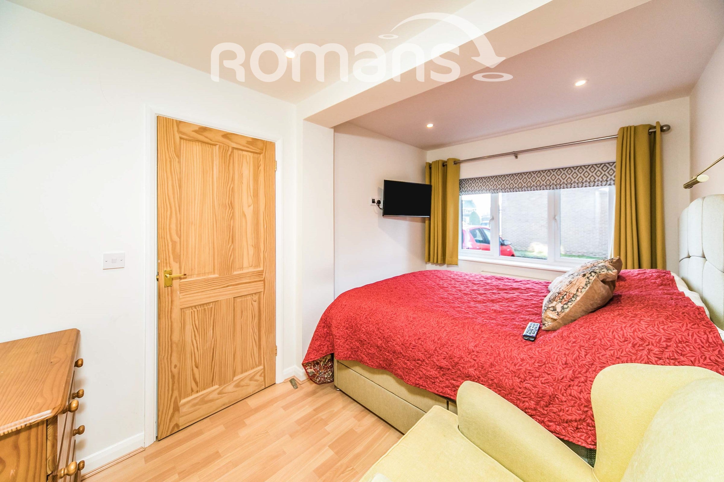 House Radcot Close in Woodley
