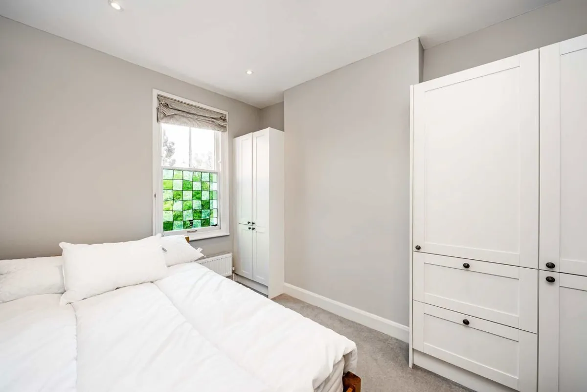 Flat Lime Grove in Greater London