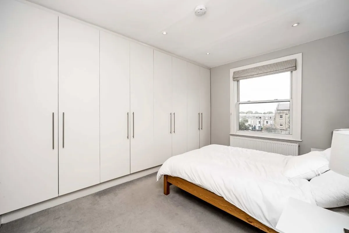 Flat Lime Grove in Greater London