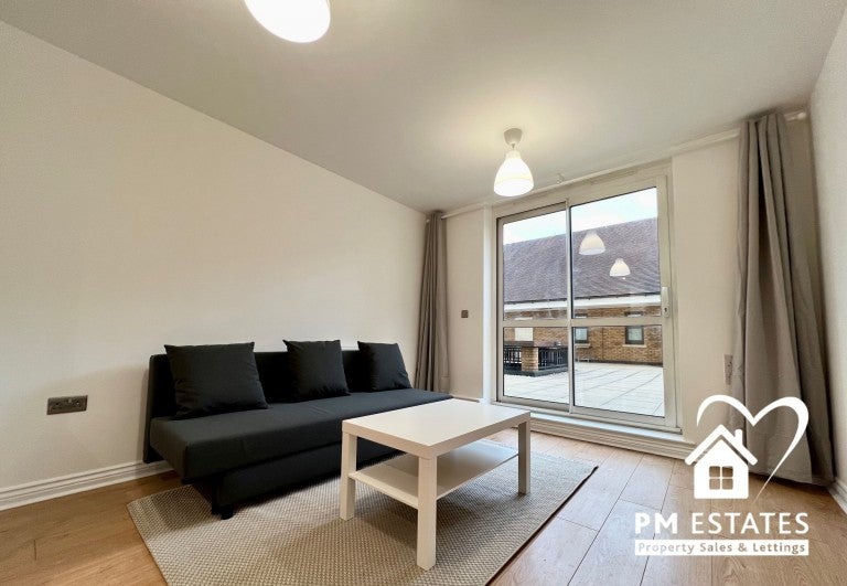Flat Riverside in East Hertfordshire
