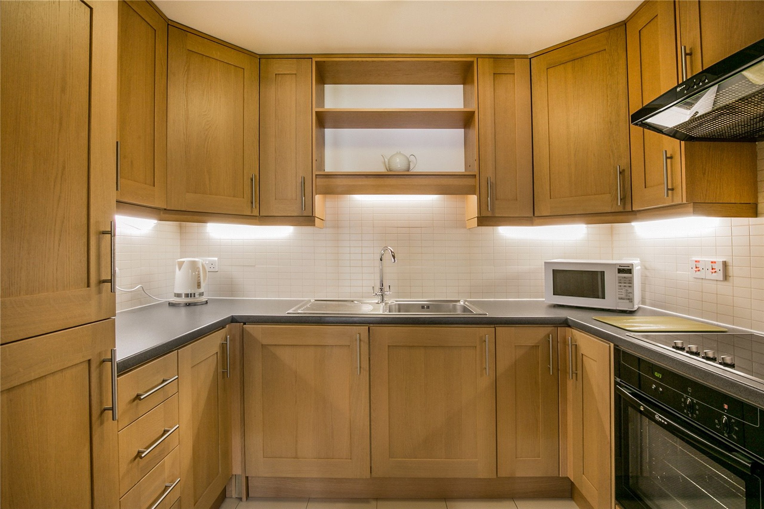 Flat Brompton Park Crescent in Greater London