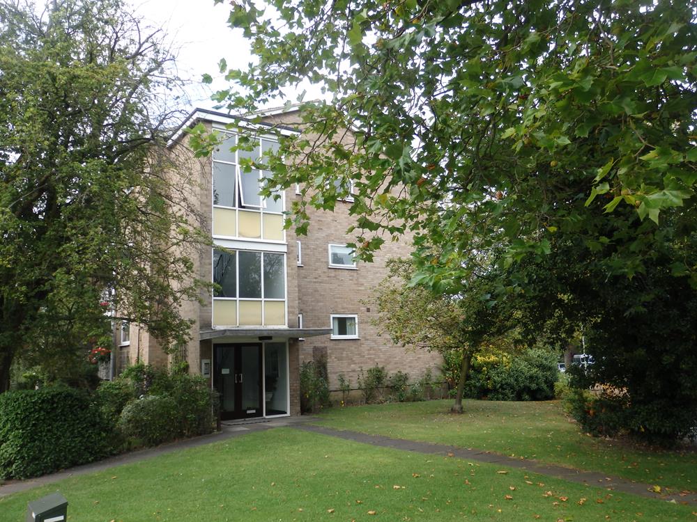 Flat St Michaels Road in Bedford