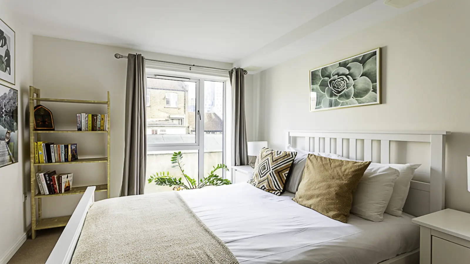 Flat New Road in Greater London